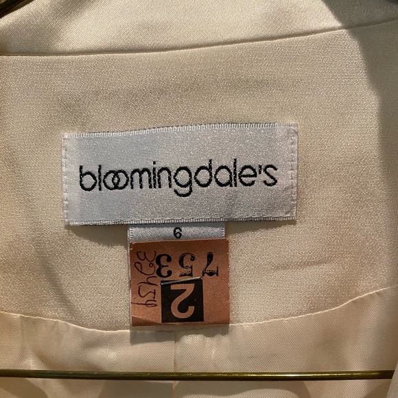 Ivory/cream suit - Picture 2 of 5